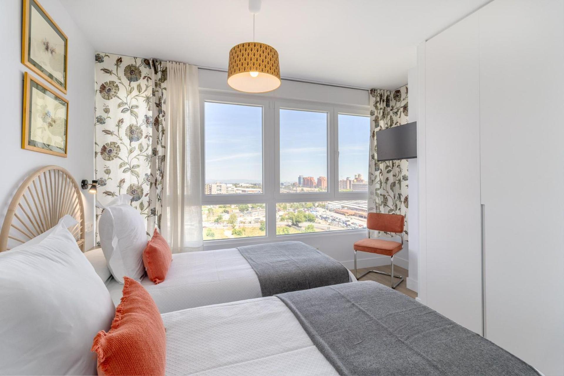 Cercano 4 Torres Chamartin Ii Apartamento Madrid